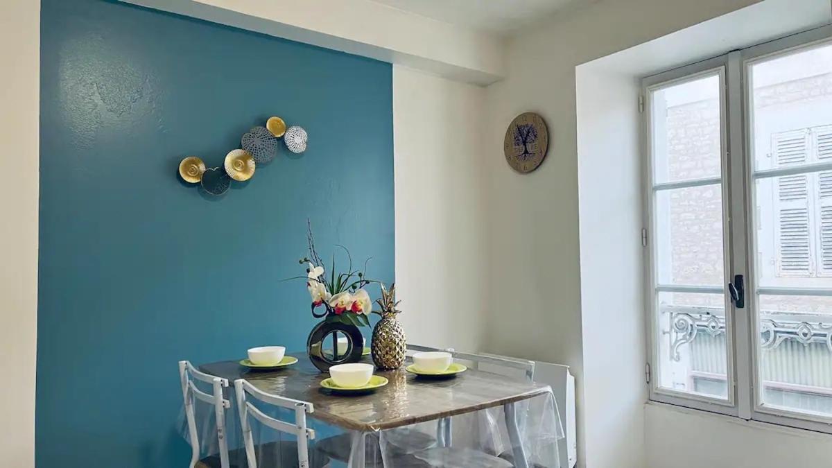 Jolie Appartement 2 Chambres 65M2 Au Centre Ville Fontenay-le-Comte Luaran gambar